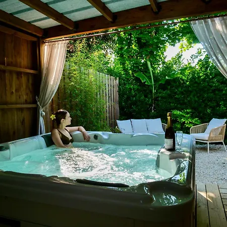 法特露营酒店 4* 圣让-德蒙