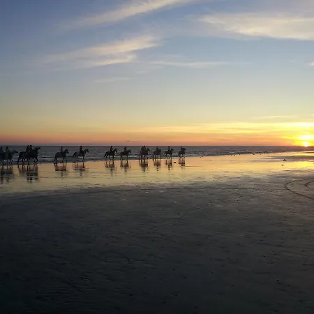 法特露营酒店 4* 圣让-德蒙